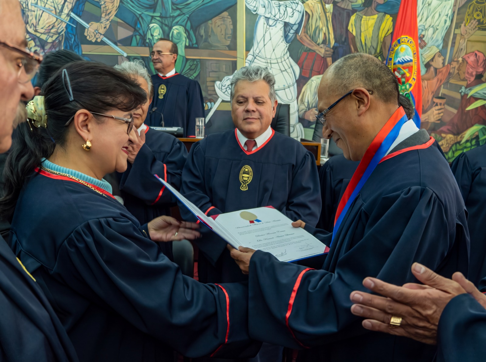 Ricardo Amaru, el médico dedicado a combatir el cáncer y descifrar el gen de altura, recibe el Honoris Causa de la UMSA